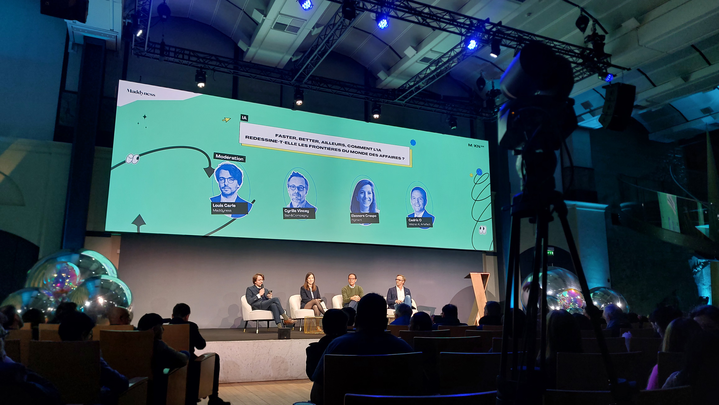 The roundtable on AI and business featuring the various speakers on stage