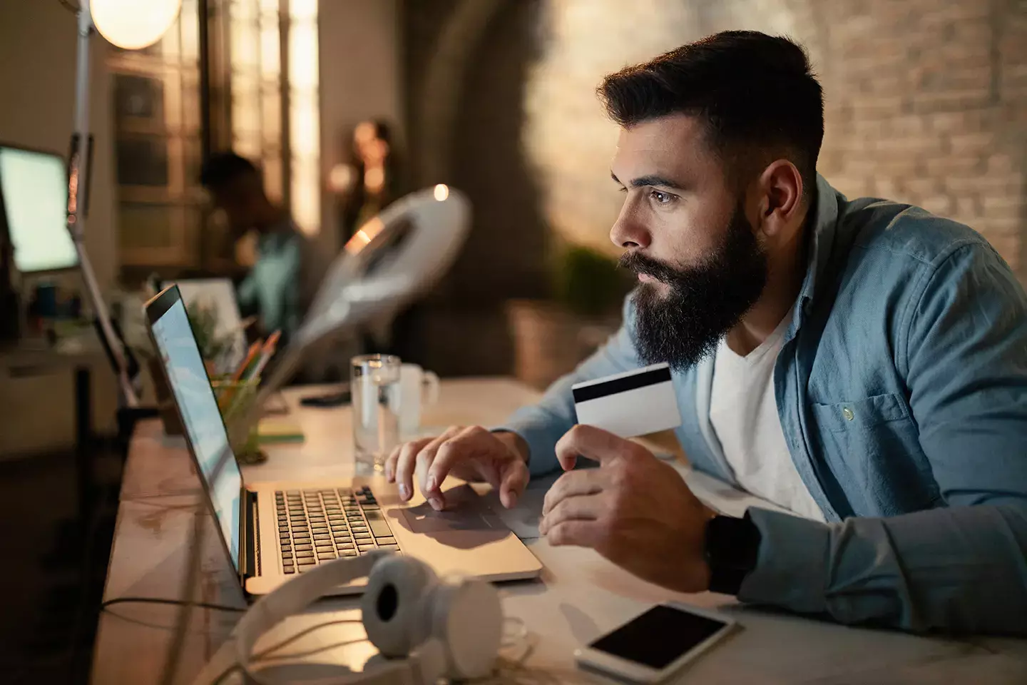 Young man shopping on an e-commerce platform