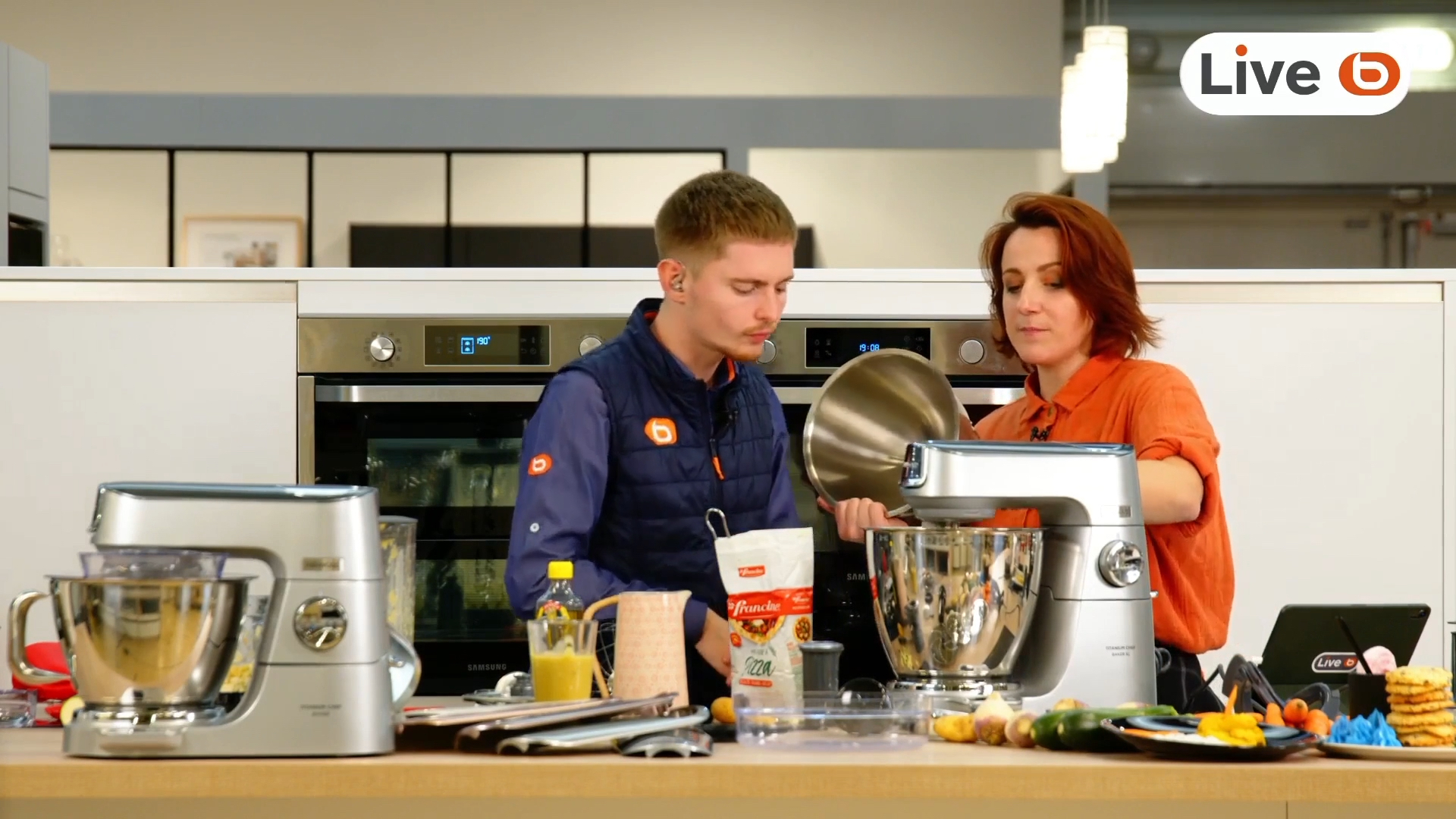 Live Shopping of a salesperson and an expert cooking and demonstrating a product